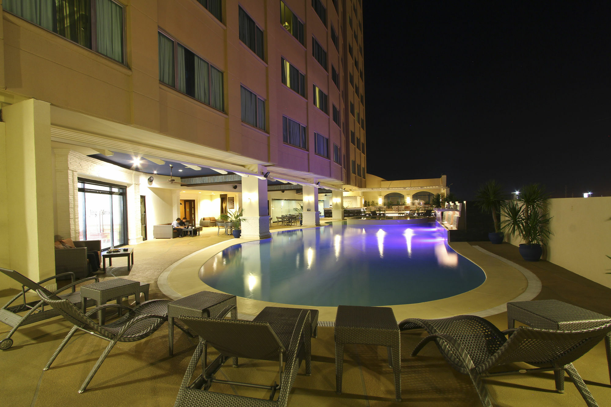 The Bellevue Manila Otel Muntinlupa City Dış mekan fotoğraf