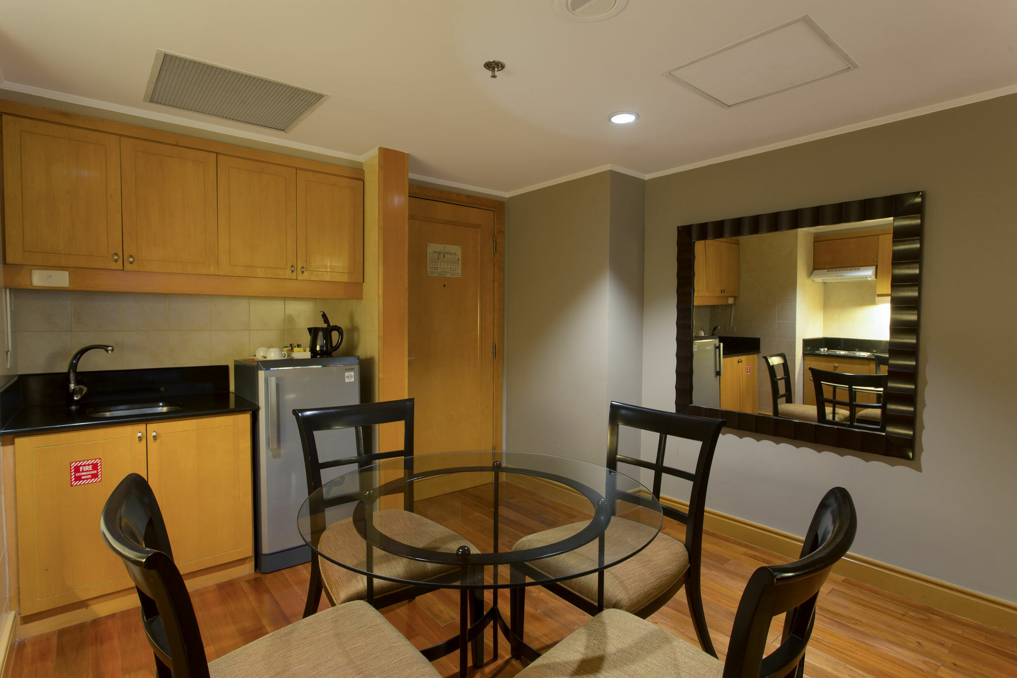 The Bellevue Manila Otel Muntinlupa City Dış mekan fotoğraf