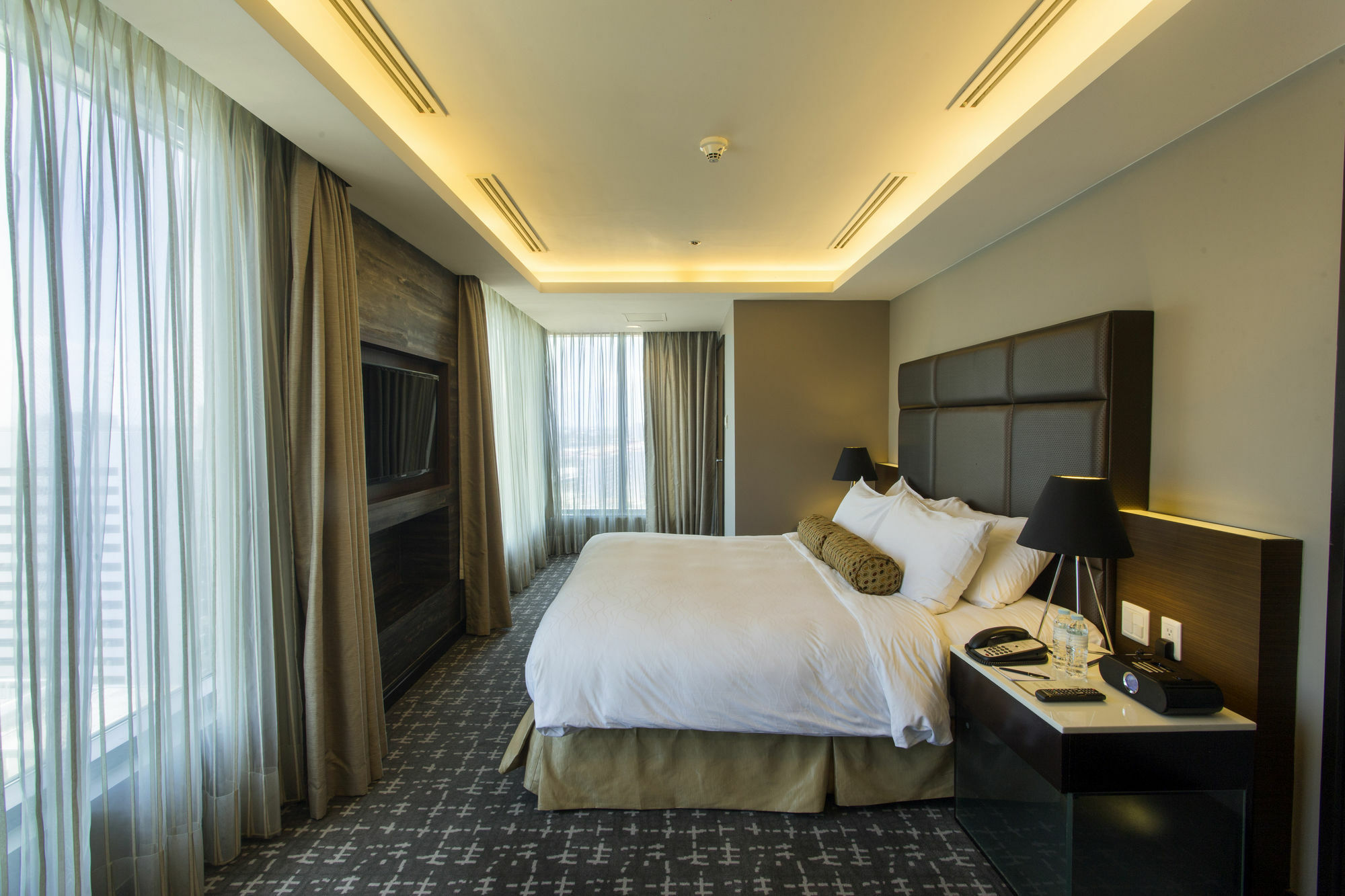 The Bellevue Manila Otel Muntinlupa City Dış mekan fotoğraf